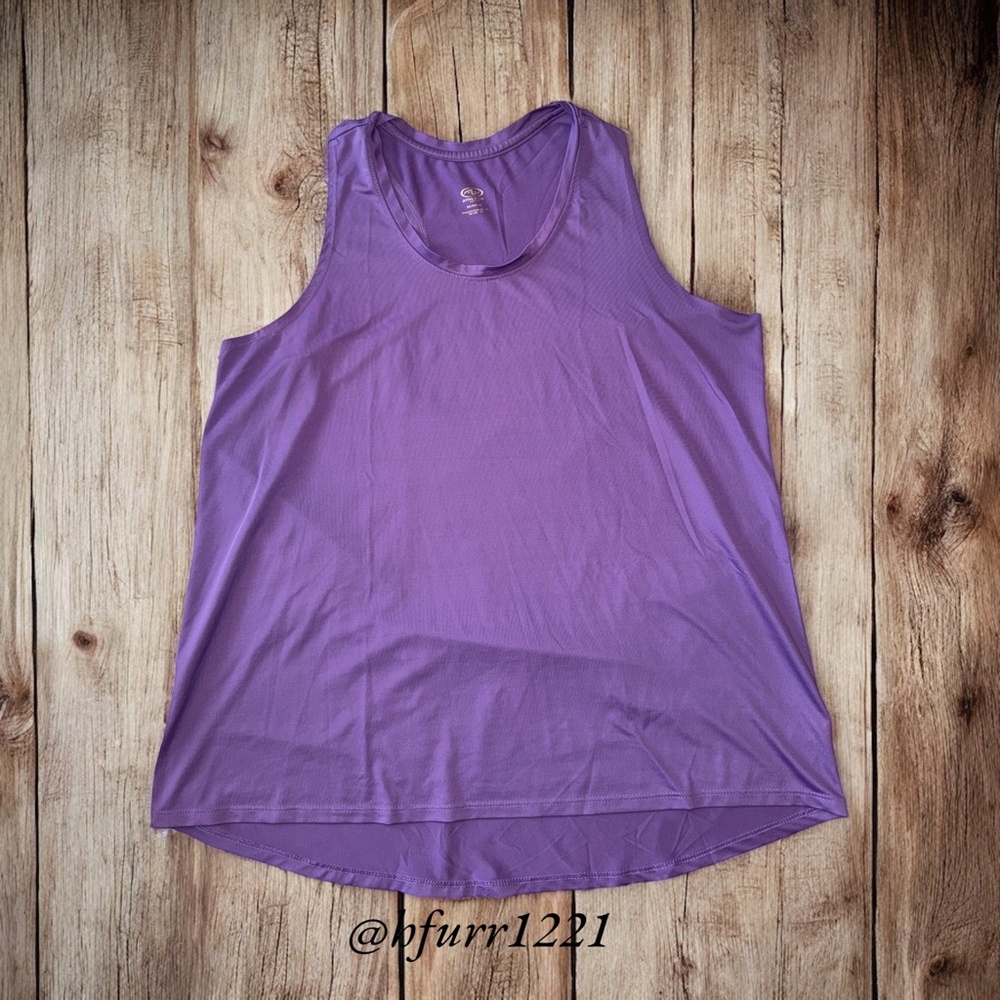 LOT OF 7 WOMEN'S ATHLETIC TOPS SIZE XXL - Picture 3 of 7